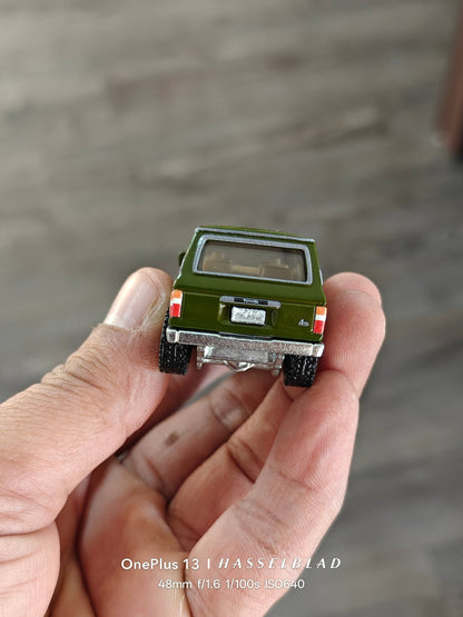 Premium Hot Wheels Toyota Land Cruiser FJ60 (Pre - Owned) - Kinder Logs