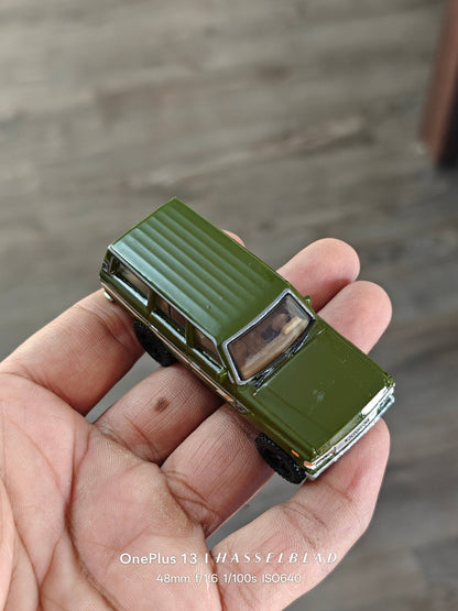 Premium Hot Wheels Toyota Land Cruiser FJ60 (Pre - Owned) - Kinder Logs