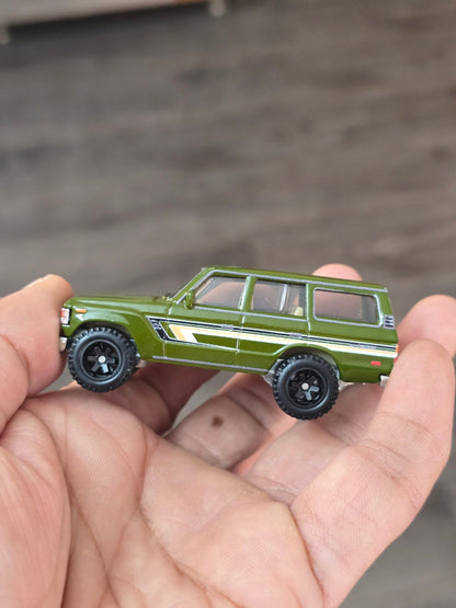 Premium Hot Wheels Toyota Land Cruiser FJ60 (Pre - Owned) - Kinder Logs