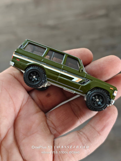 Premium Hot Wheels Toyota Land Cruiser FJ60 (Pre - Owned) - Kinder Logs