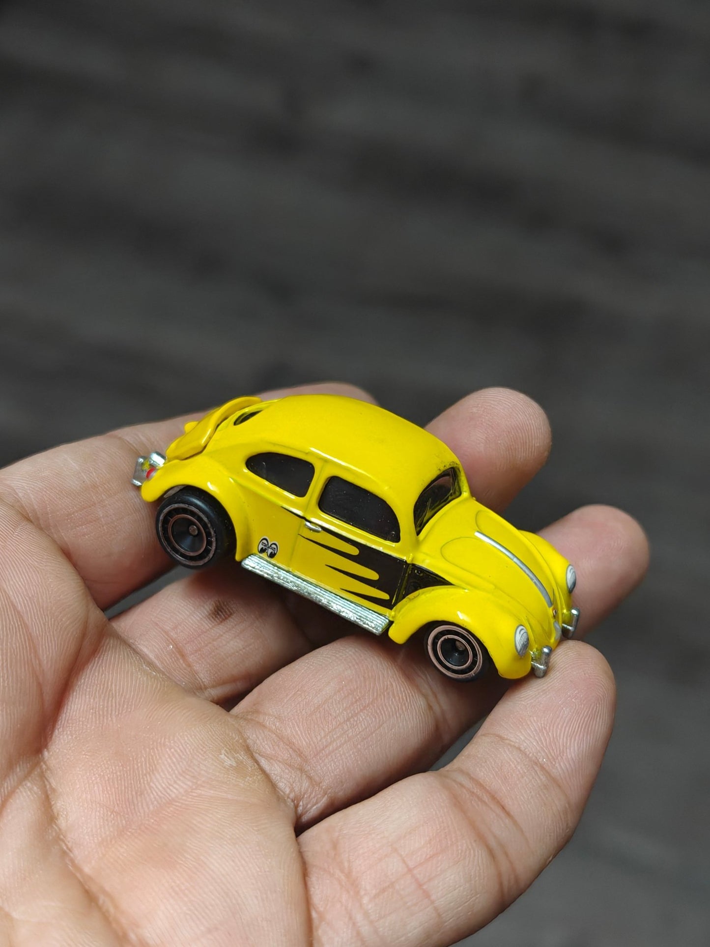 Premium Hot Wheels Volkswagen "Classic Bug" Moon Eyes (Pre - Owned) - Kinder Logs