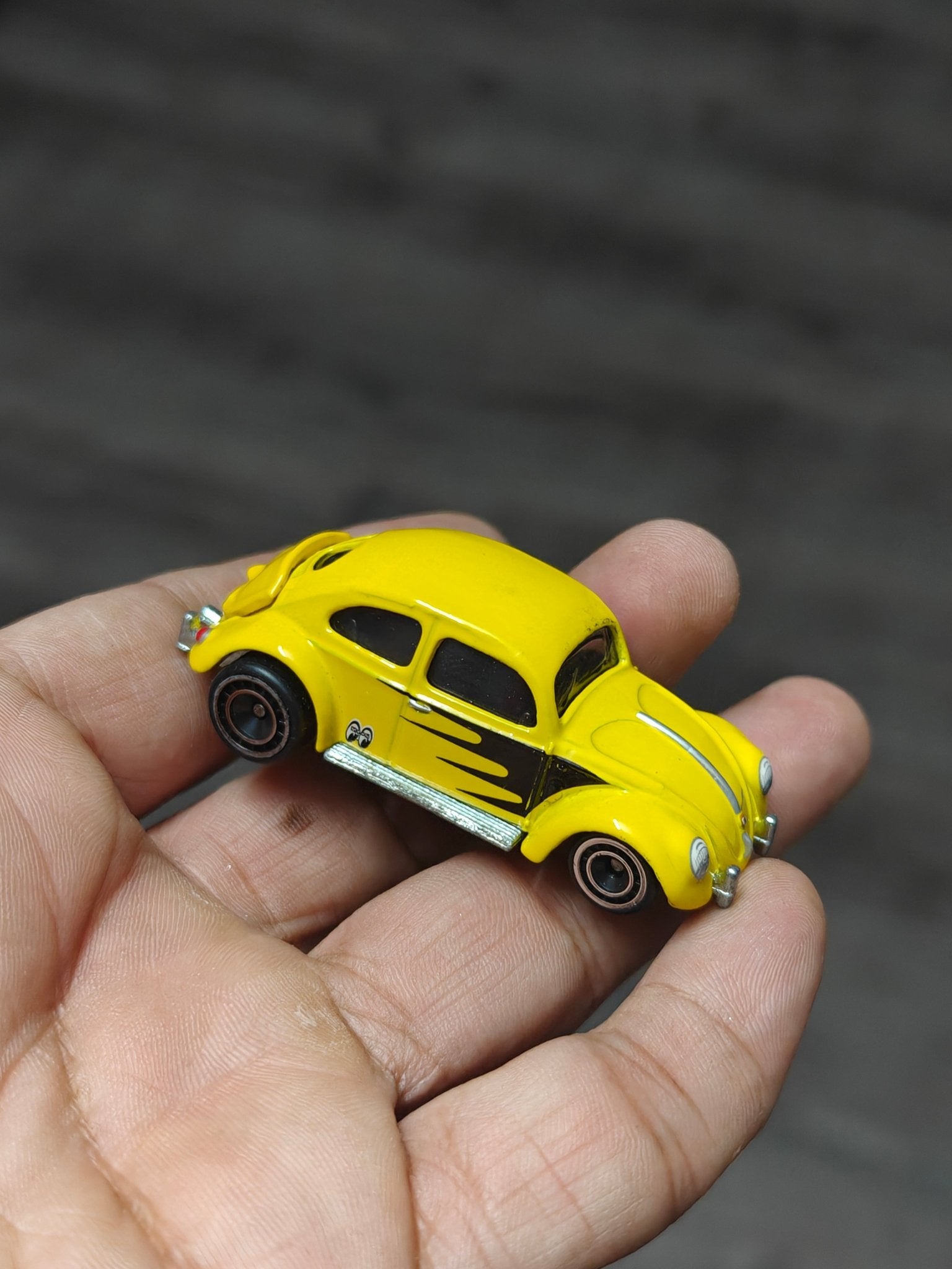 Premium Hot Wheels Volkswagen "Classic Bug" Moon Eyes (Pre - Owned) - Kinder Logs