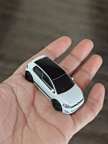 Premium Hot Wheels Volkswagen Golf MK7 GTI - Deutschland Design (Uncarded - New) - Kinder Logs
