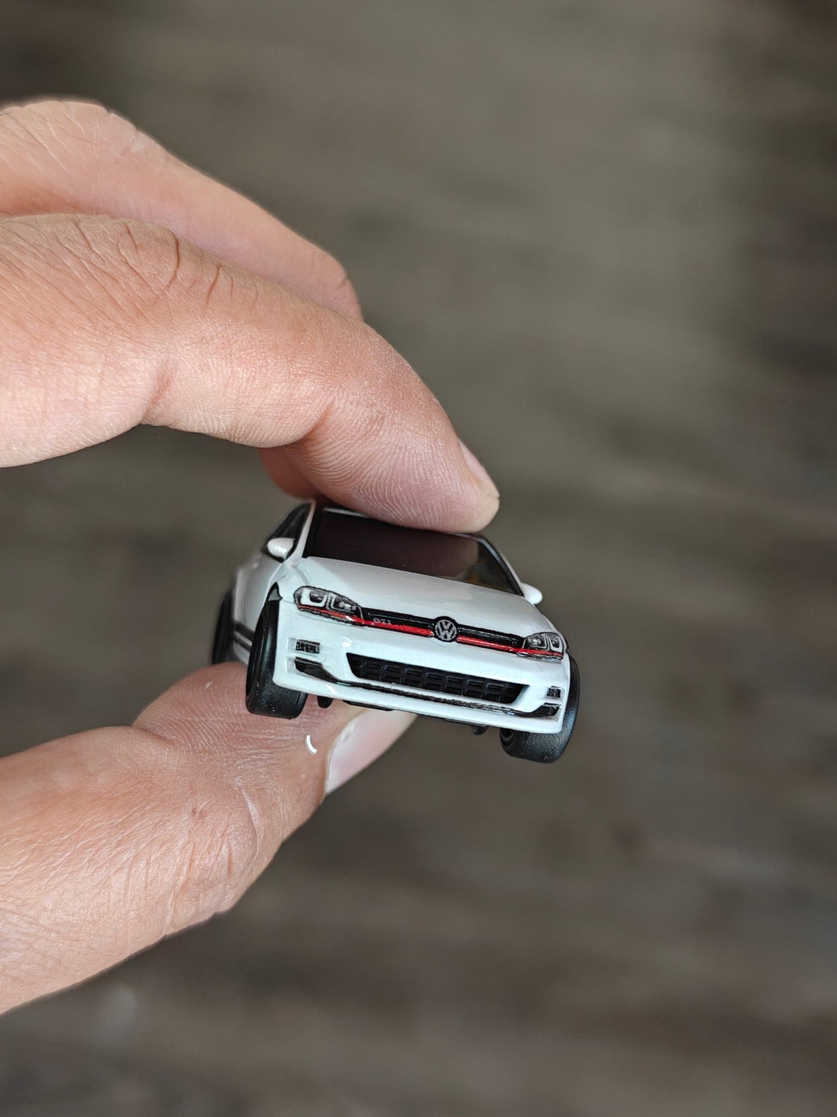 Premium Hot Wheels Volkswagen Golf MK7 GTI - Deutschland Design (Uncarded - New) - Kinder Logs