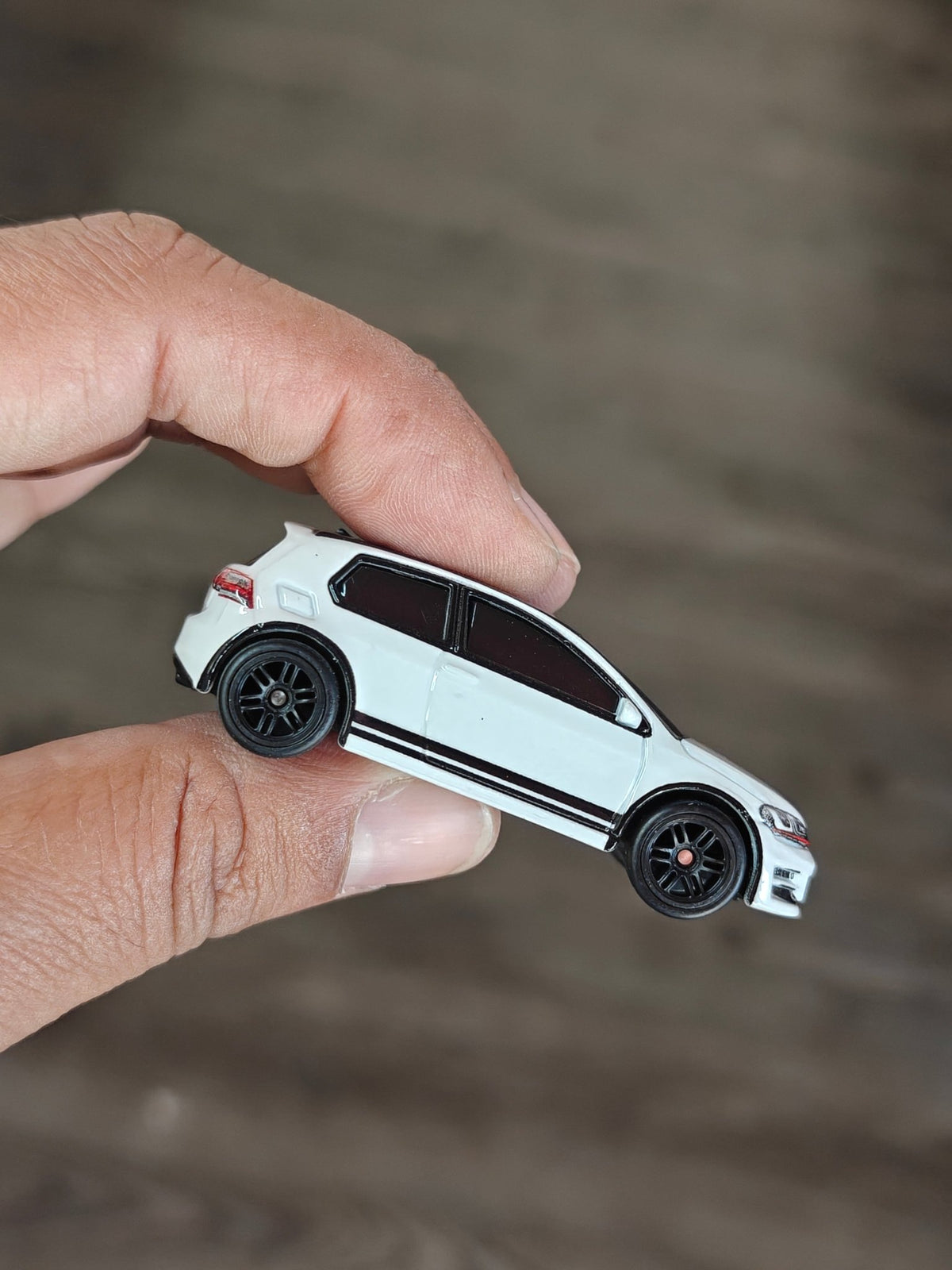 Premium Hot Wheels Volkswagen Golf MK7 GTI - Deutschland Design (Uncarded - New) - Kinder Logs