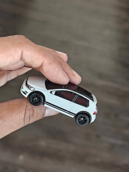 Premium Hot Wheels Volkswagen Golf MK7 GTI - Deutschland Design (Uncarded - New) - Kinder Logs