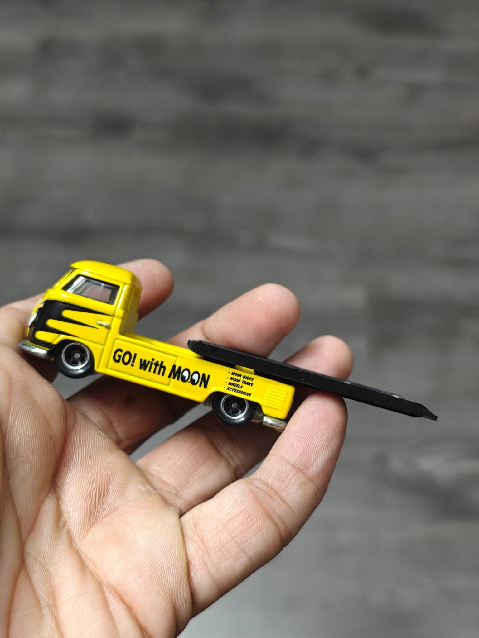 Premium Hot Wheels Volkswagen T1 Pickup "Moon Eyes" (Pre - Owned) - Kinder Logs