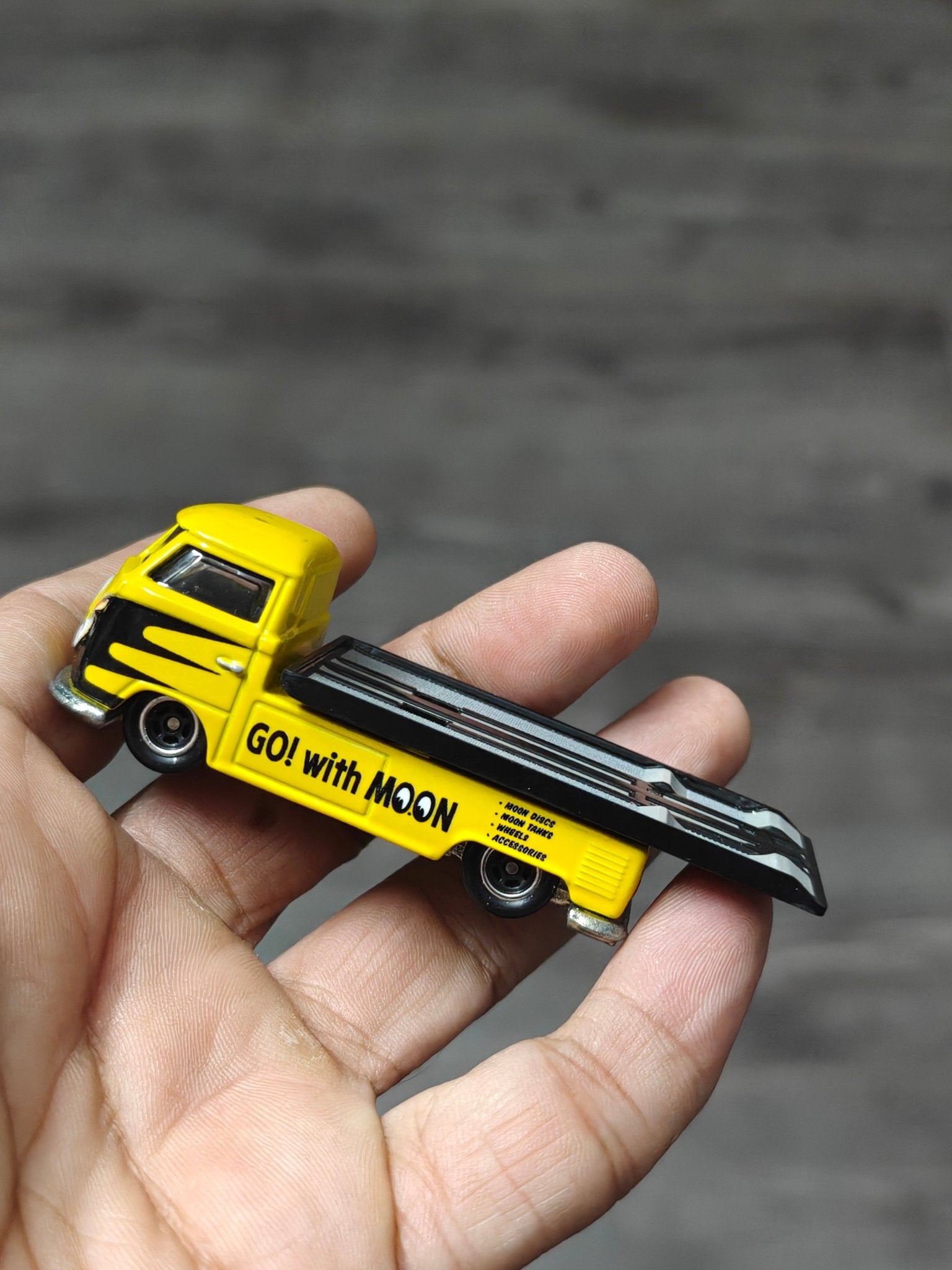 Premium Hot Wheels Volkswagen T1 Pickup "Moon Eyes" (Pre - Owned) - Kinder Logs