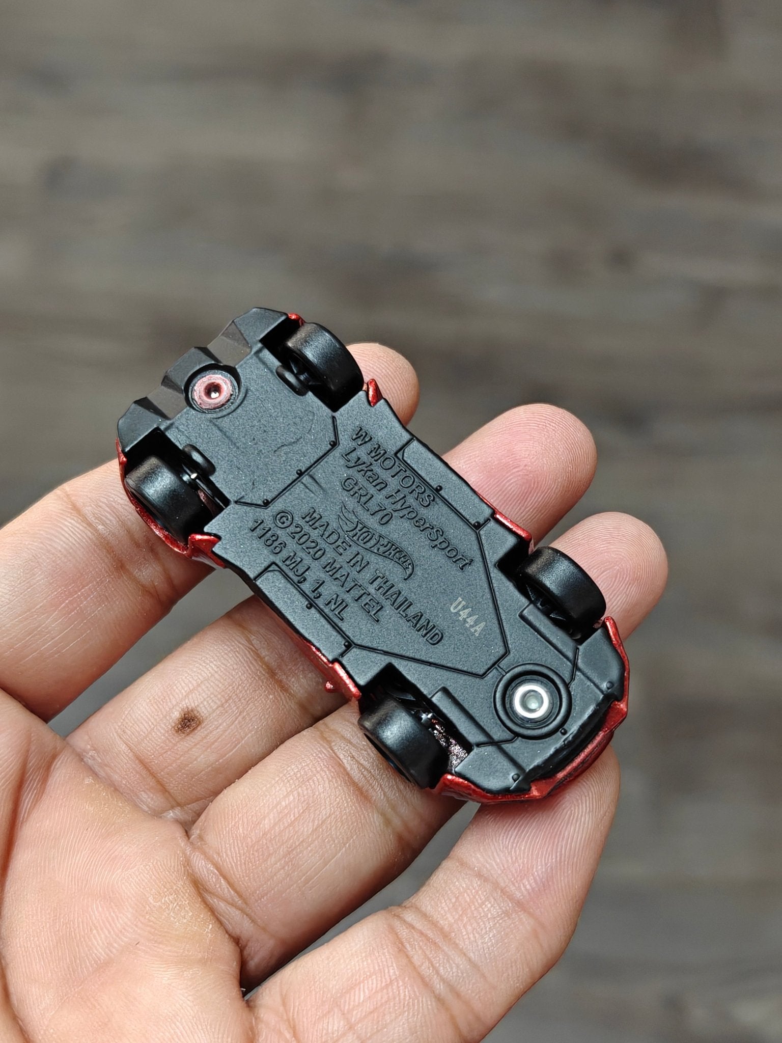 Premium Hot Wheels W Motors Lykan Hypersport - Red (Uncarded - New) - Kinder Logs
