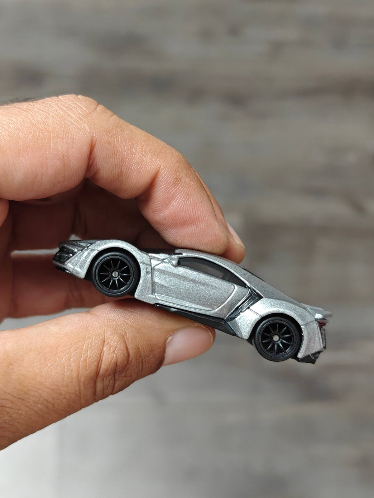 Premium Hot Wheels W Motors Lykan Hypersport - Silver (Uncarded - New) - Kinder Logs