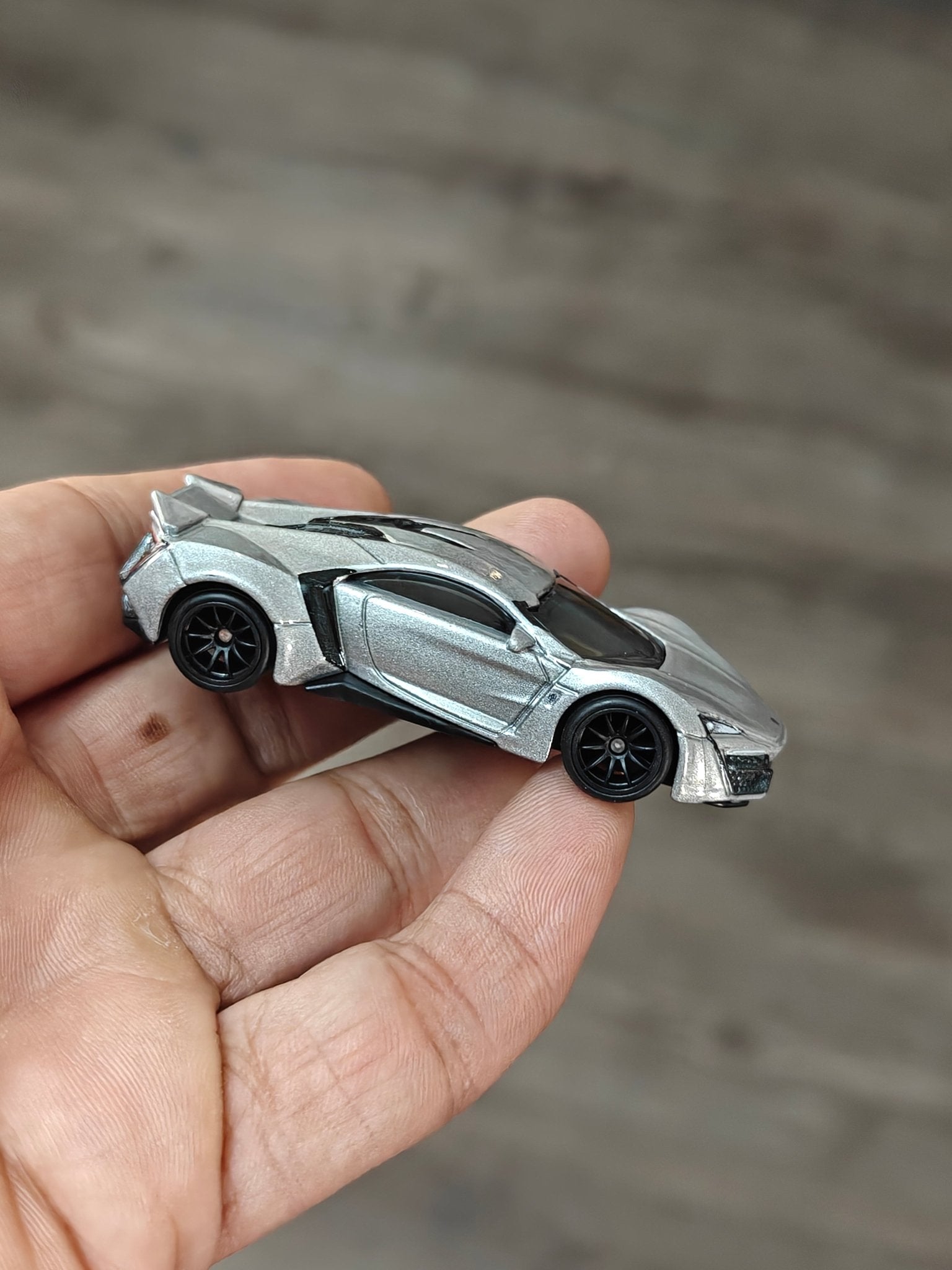 Premium Hot Wheels W Motors Lykan Hypersport - Silver (Uncarded - New) - Kinder Logs