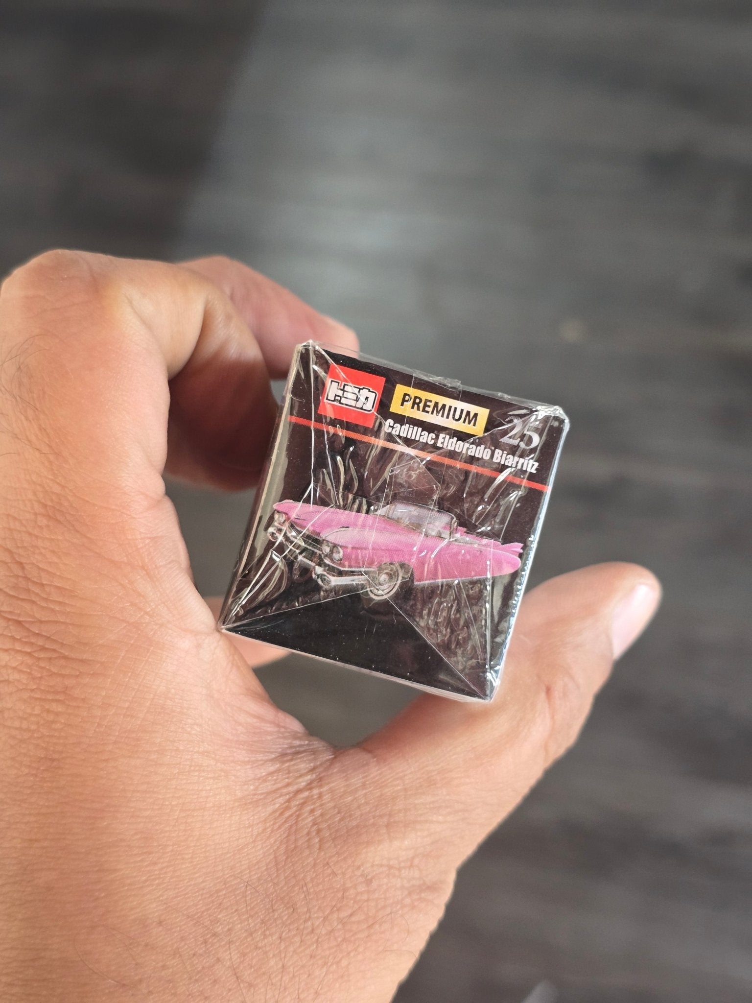 Premium Tomica Cadillac Eldorado Biarritz - Pink (Tomica 25) - Kinder Logs