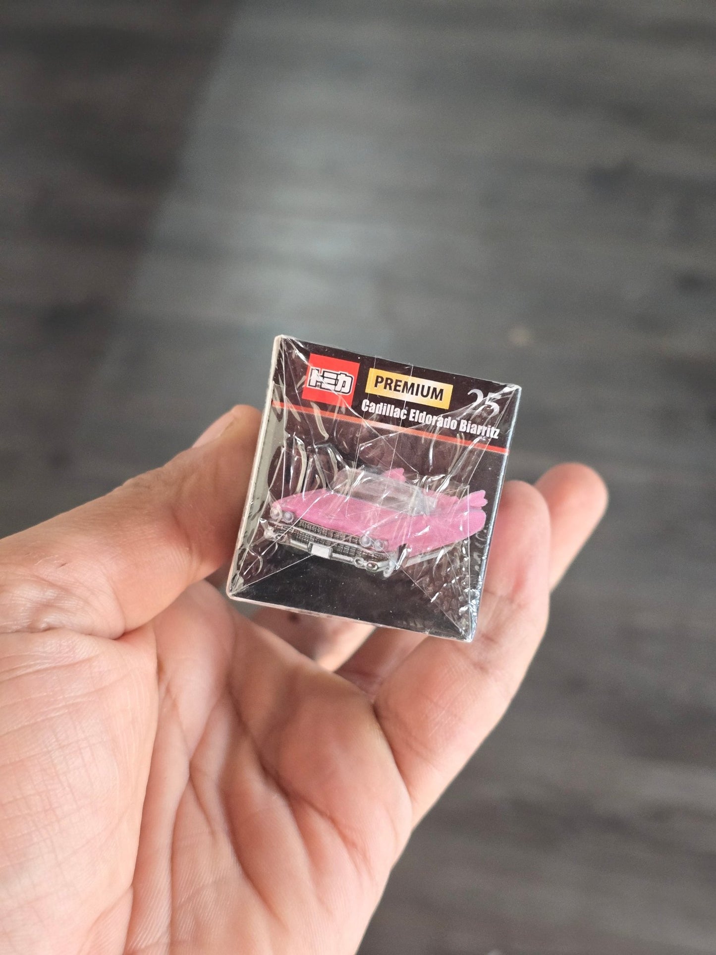 Premium Tomica Cadillac Eldorado Biarritz - Pink (Tomica 25) - Kinder Logs