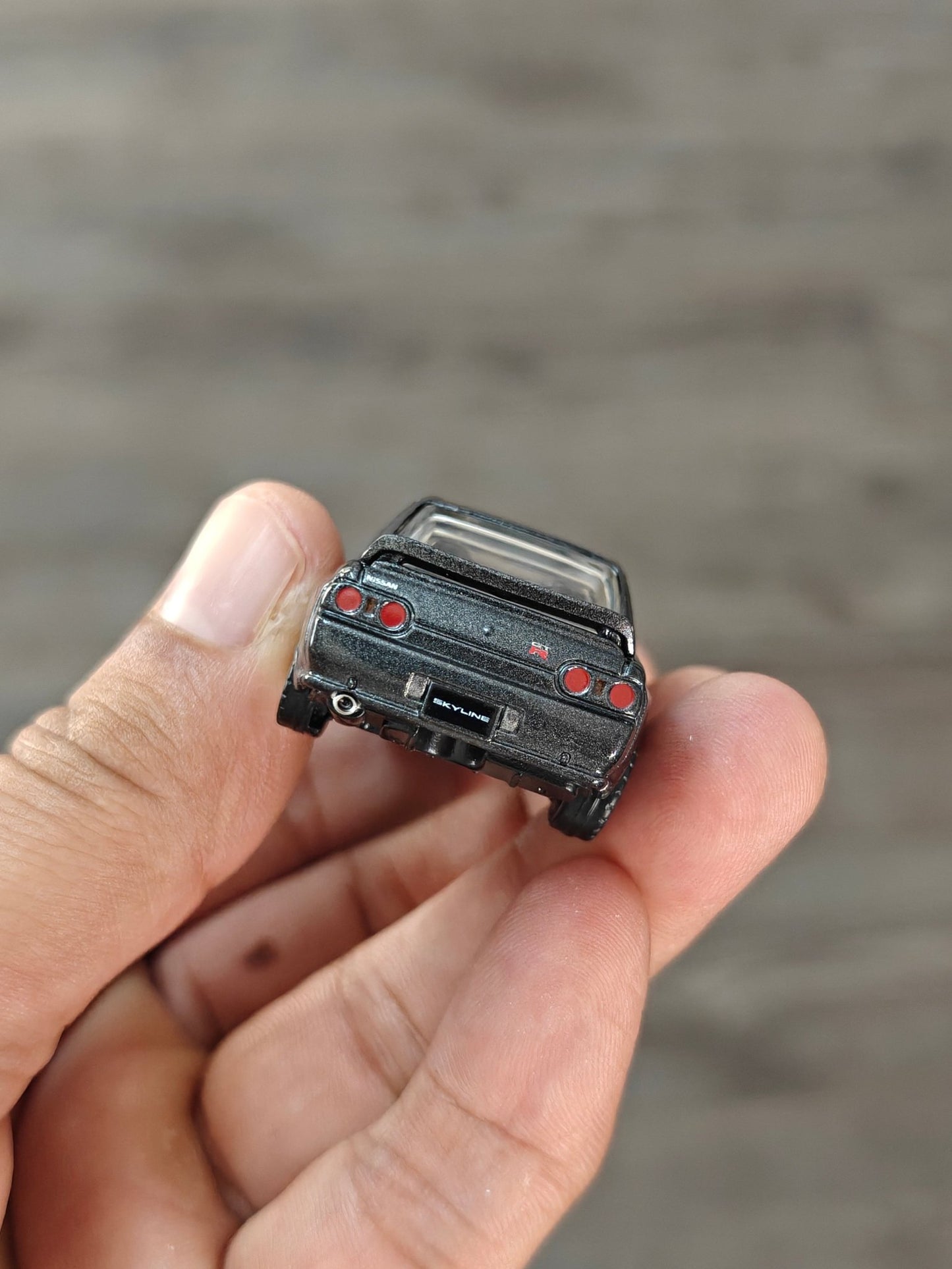 Premium Tomica Nissan Skyline GT-R BNR32 (Open Box) - Kinder Logs
