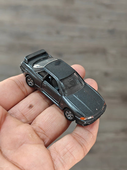 Premium Tomica Nissan Skyline GT-R BNR32 (Open Box) - Kinder Logs