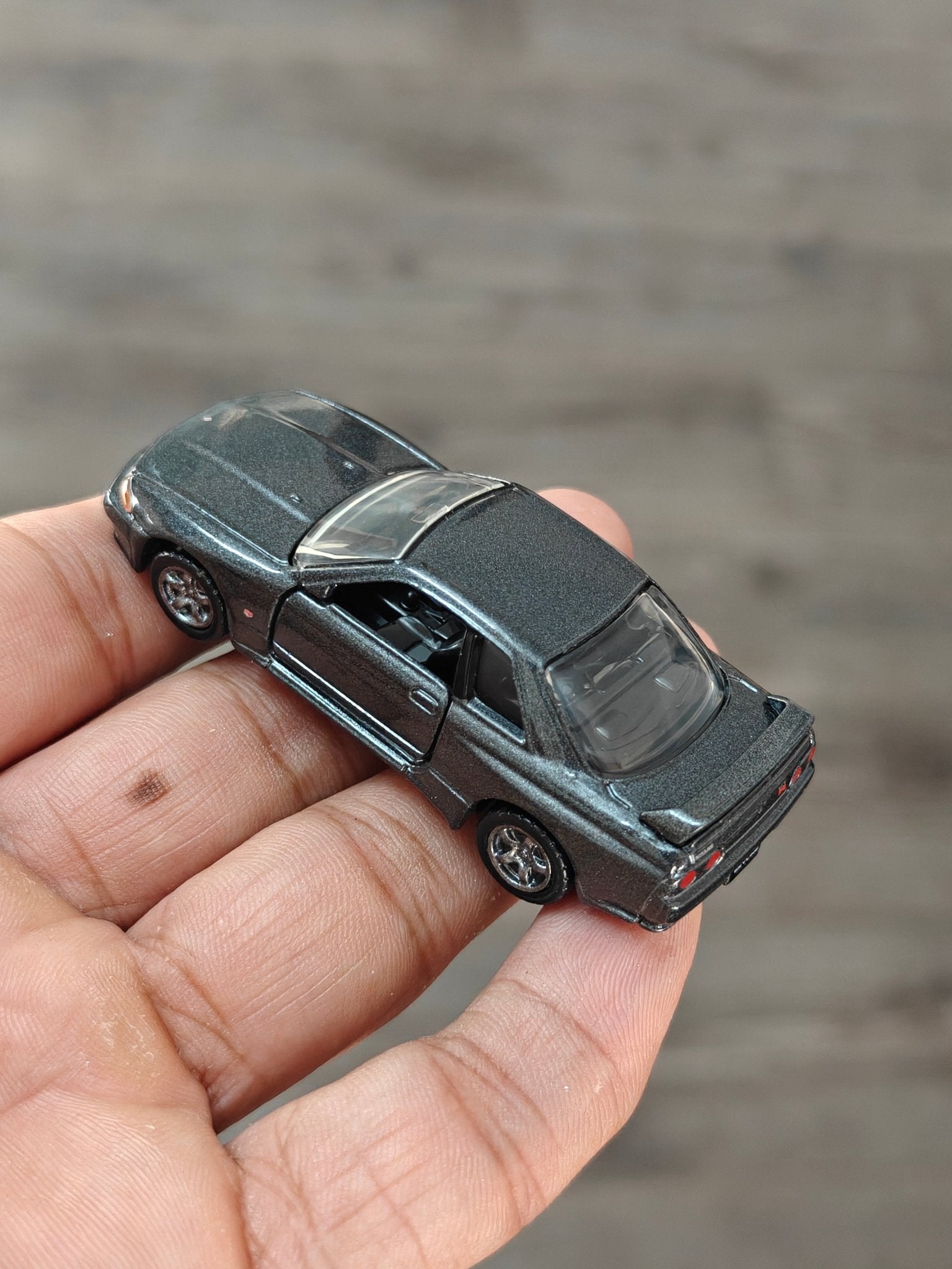 Premium Tomica Nissan Skyline GT-R (BNR32) - Kinder Logs India