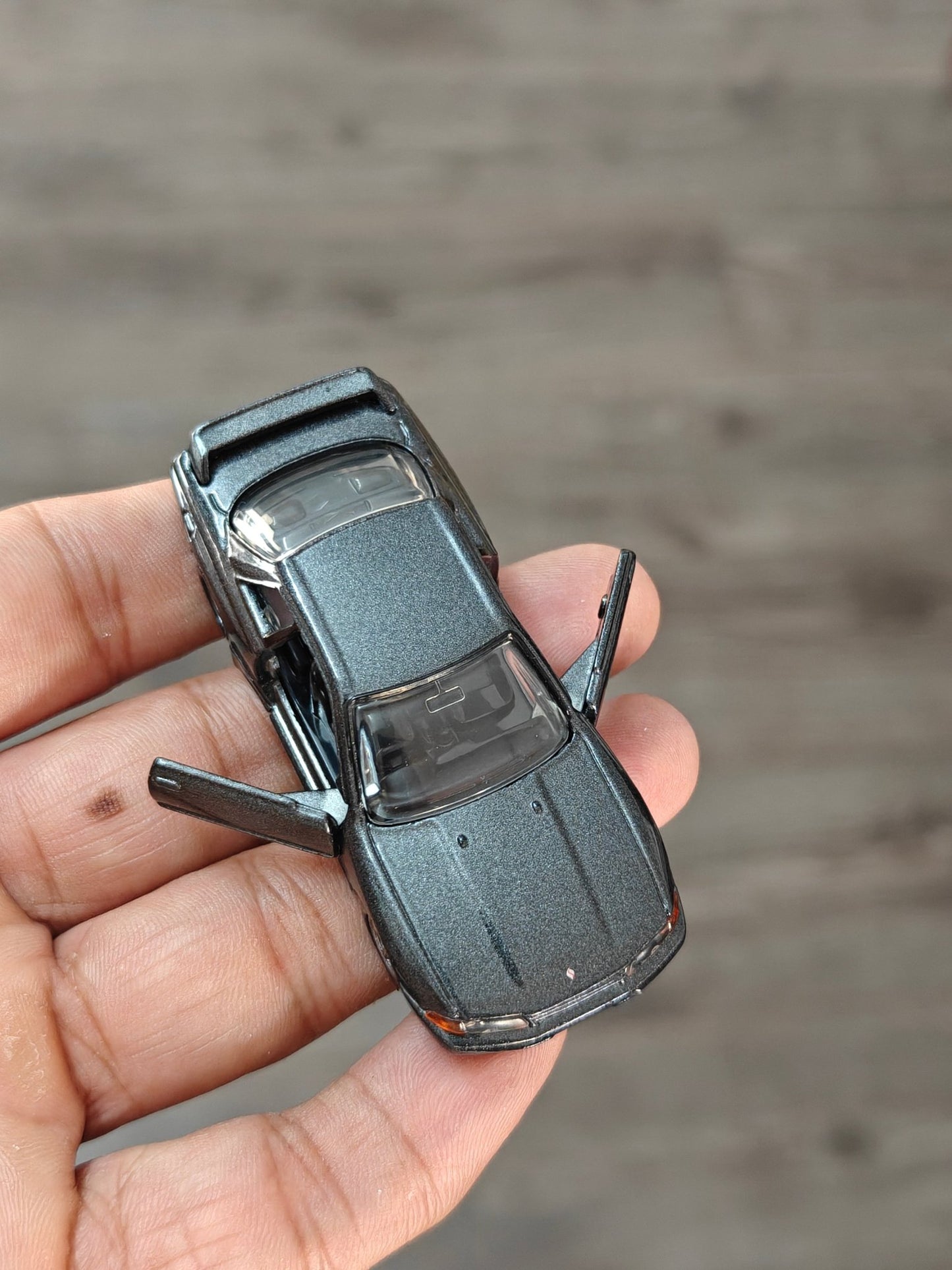 Premium Tomica Nissan Skyline GT-R BNR32 (Open Box) - Kinder Logs