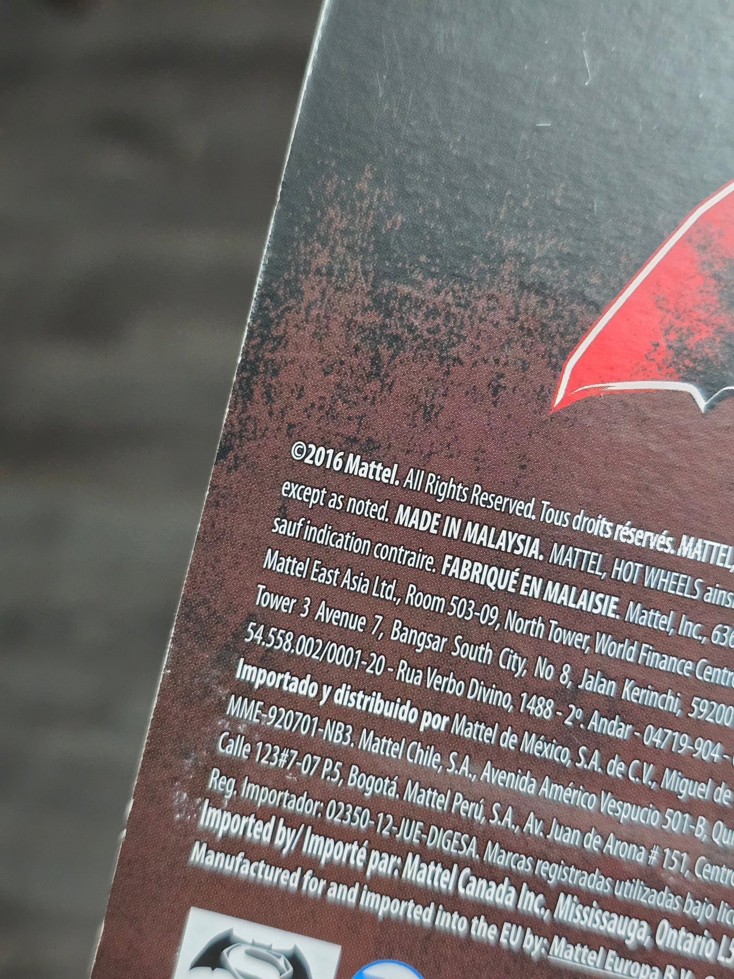 Real Riders Hot Wheels Batmobile (Rare Card) - Kinder Logs