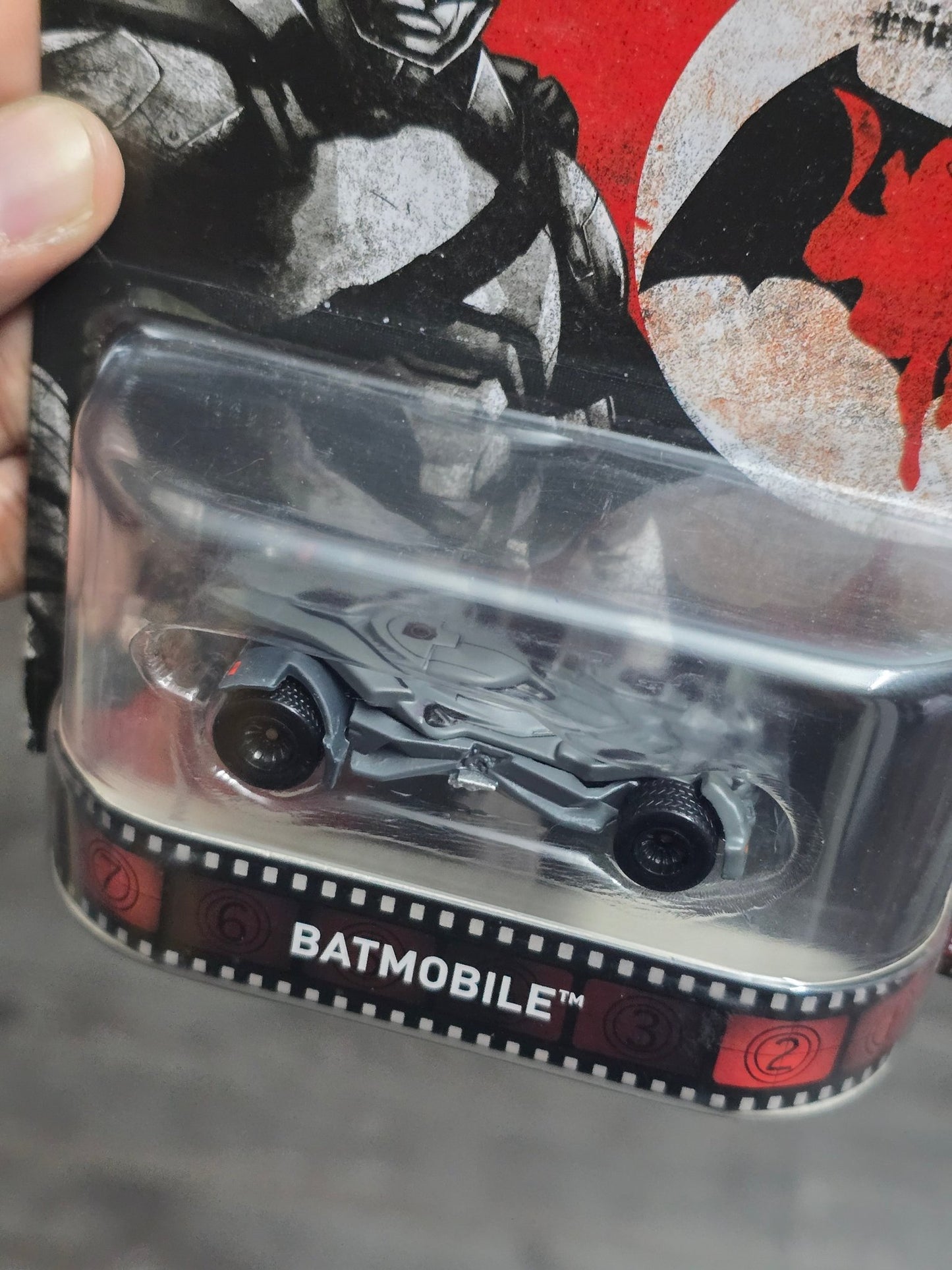 Real Riders Hot Wheels Batmobile (Rare Card) - Kinder Logs