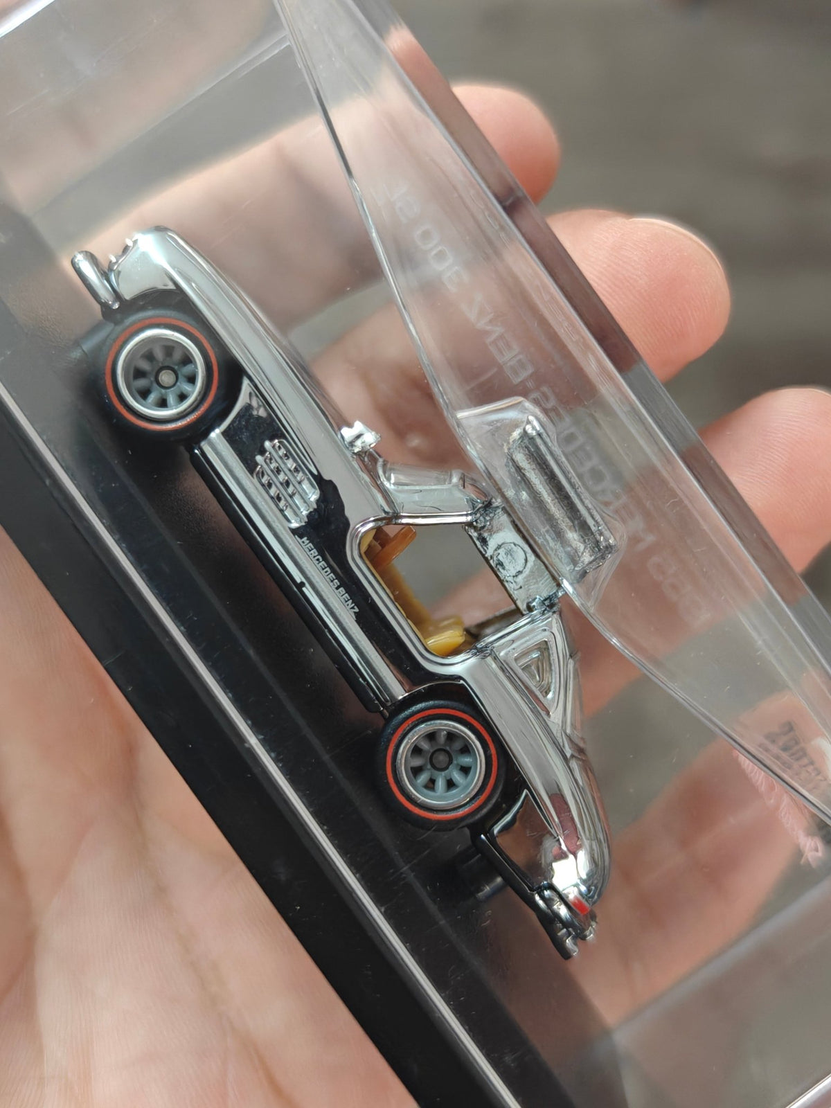 RLC Hot Wheels 1955 Mercedes-Benz 300 SL Special Edition (Silver Chrome) - Kinder Logs