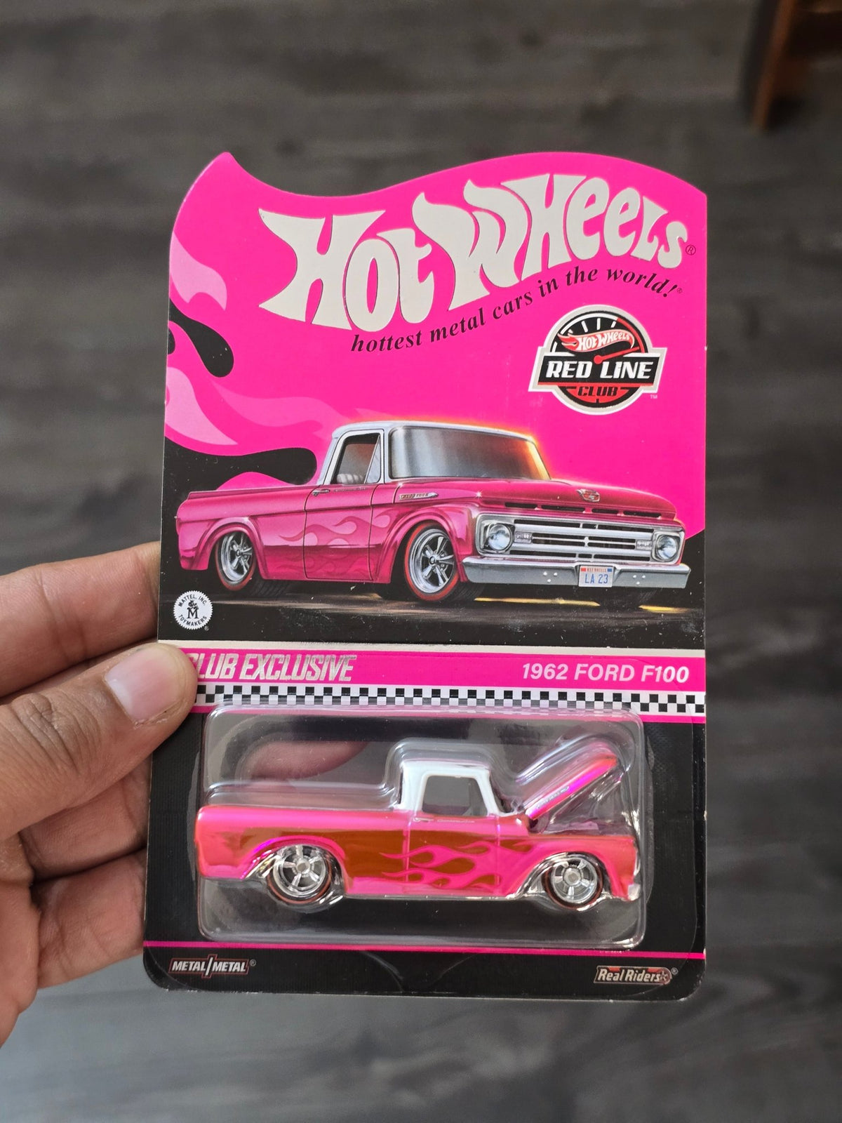RLC Hot Wheels 1962 Ford F100 (Spectraflame Pink) - Kinder Logs India