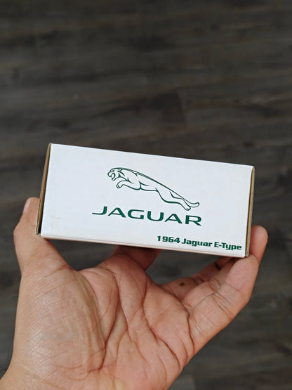 RLC Hot Wheels 1964 Jaguar E - Type (Spectraflame Green) - Kinder Logs