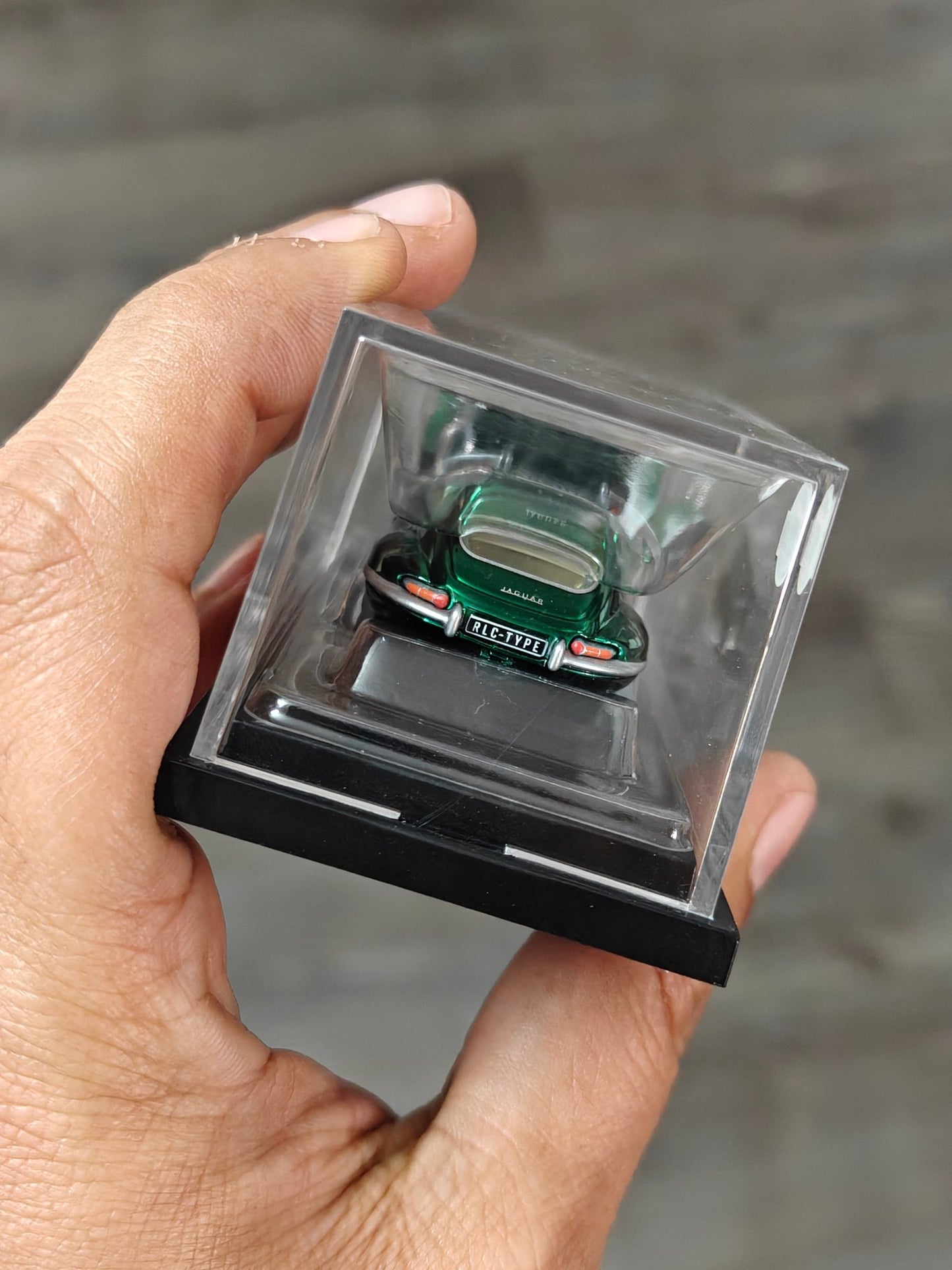 RLC Hot Wheels 1964 Jaguar E - Type (Spectraflame Green) - Kinder Logs