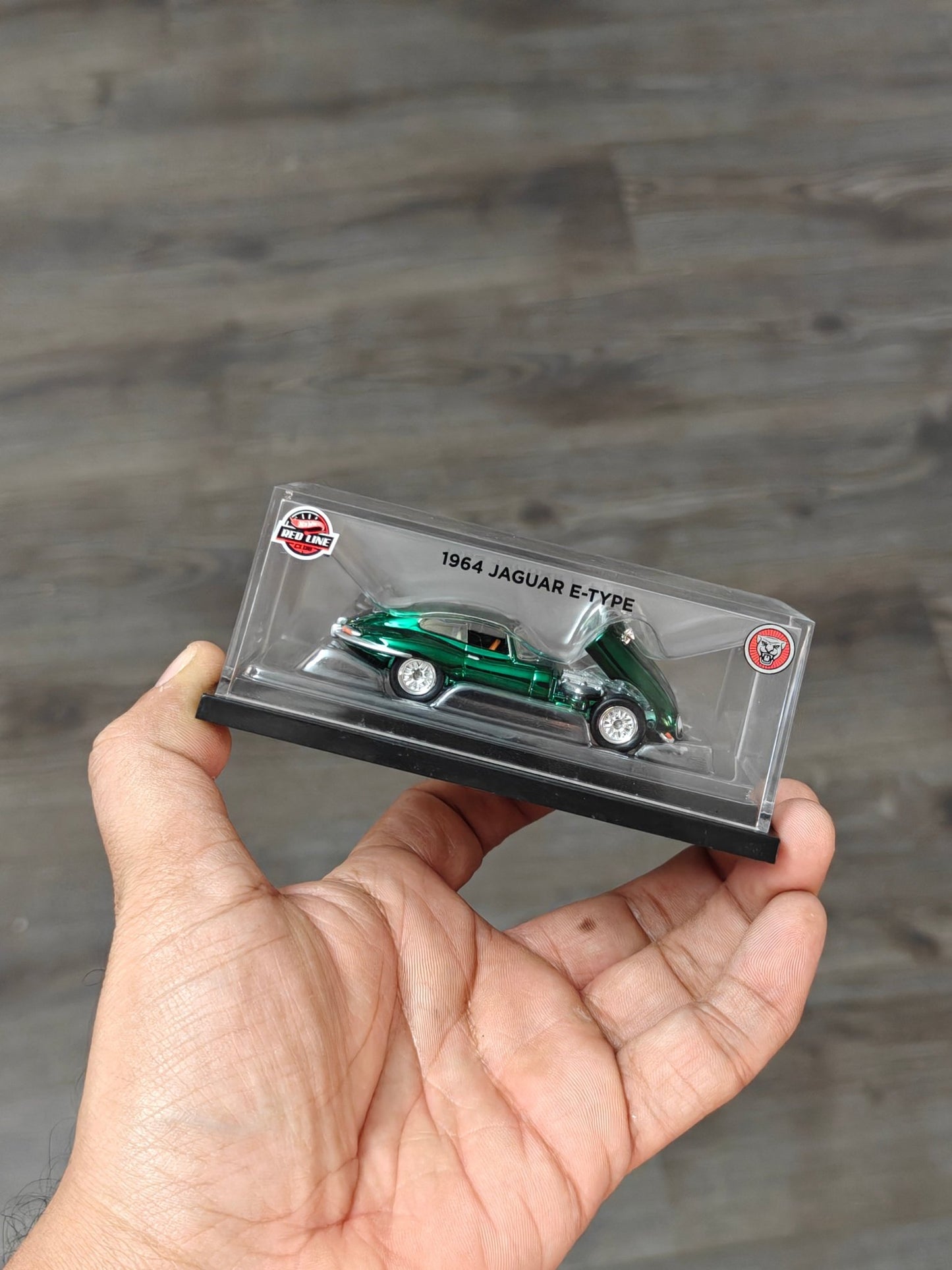 RLC Hot Wheels 1964 Jaguar E - Type (Spectraflame Green) - Kinder Logs