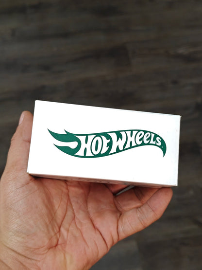 RLC Hot Wheels 1964 Jaguar E - Type (Spectraflame Green) - Kinder Logs