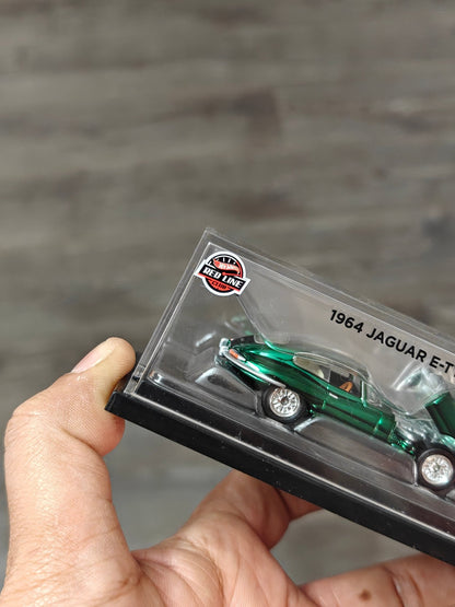 RLC Hot Wheels 1964 Jaguar E - Type (Spectraflame Green) - Kinder Logs