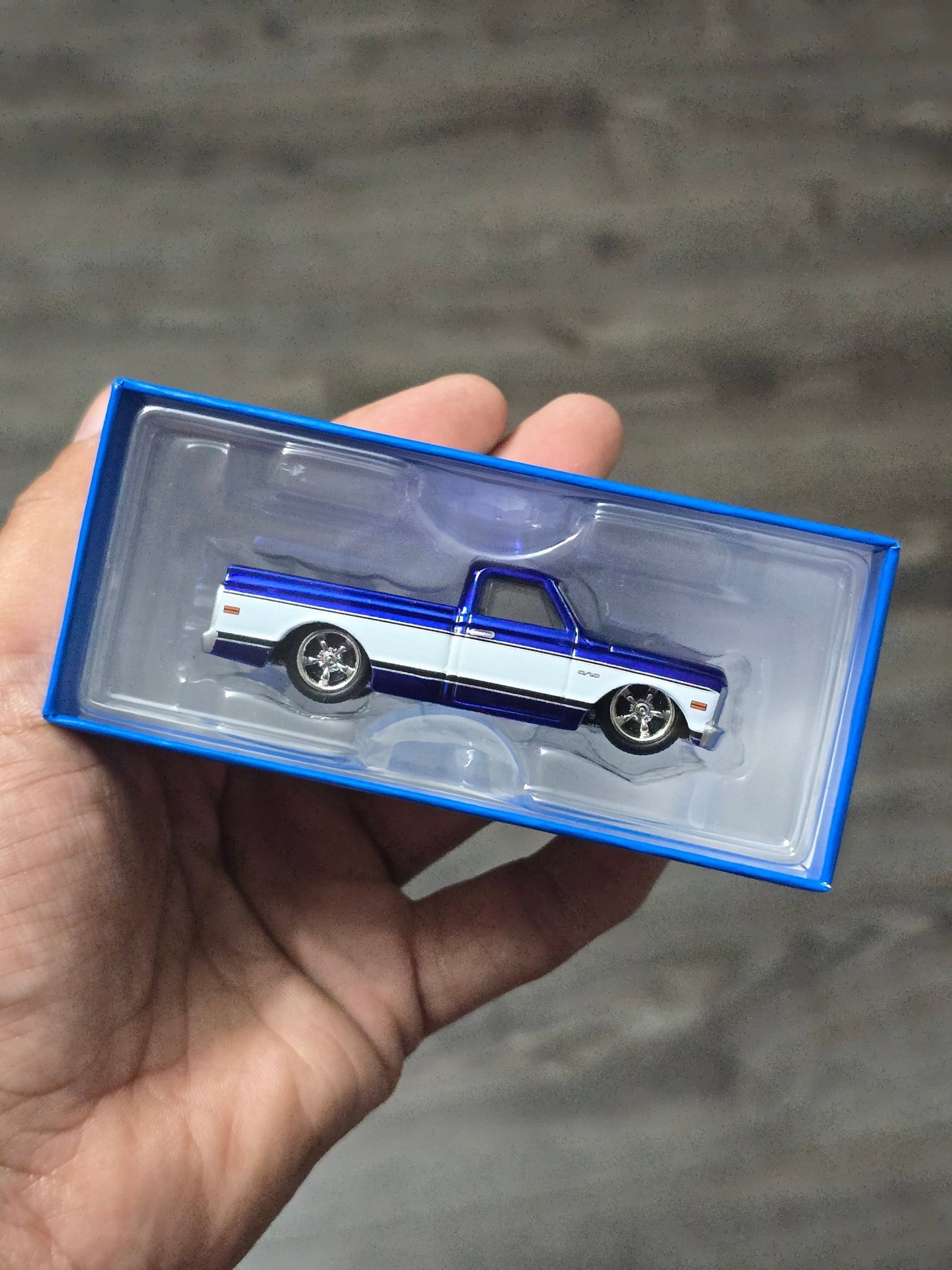 RLC Hot Wheels 1969 Chevrolet C/10 (Navy Blue) - Kinder Logs