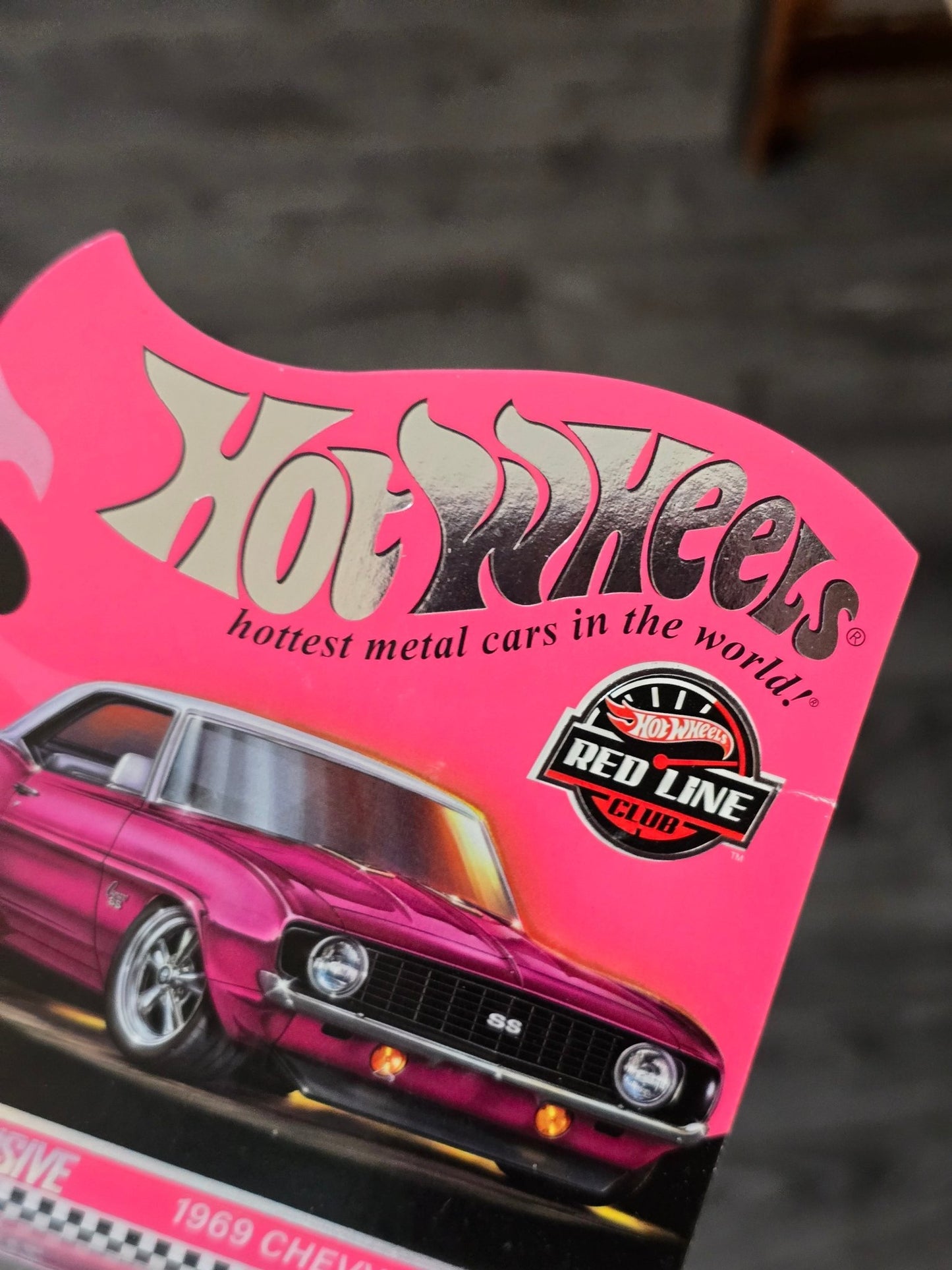 RLC Hot Wheels 1969 Chevy Camaro SS (Spectraflame Pink) - Kinder Logs