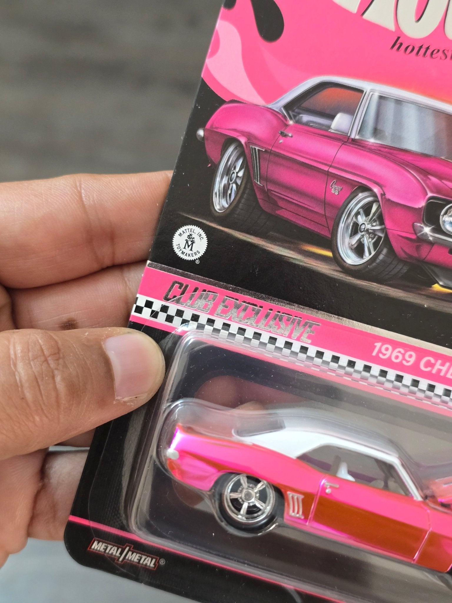 RLC Hot Wheels 1969 Chevy Camaro SS (Spectraflame Pink) - Kinder Logs