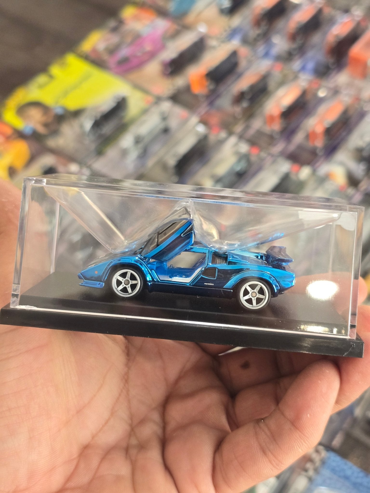 RLC Hot Wheels 1982 Lamborghini Countach LP 500 S (Blue) - Kinder Logs