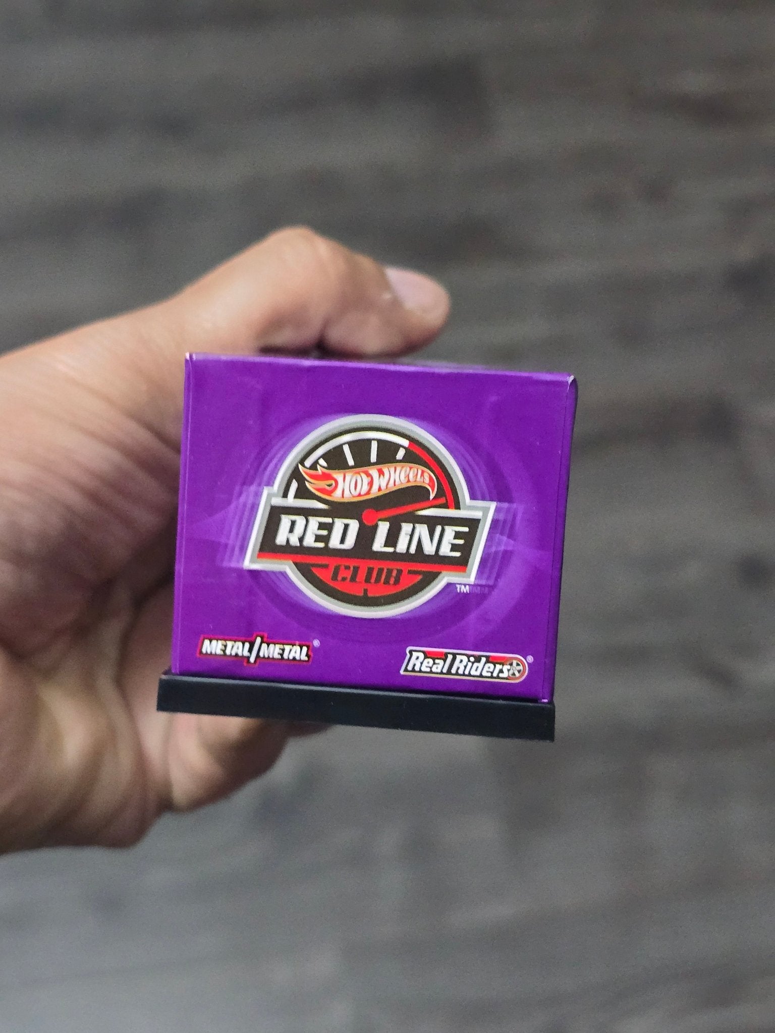 RLC Hot Wheels 1986 Nissan 720 King Cab (Spectraflame Dark Purple) - Kinder Logs