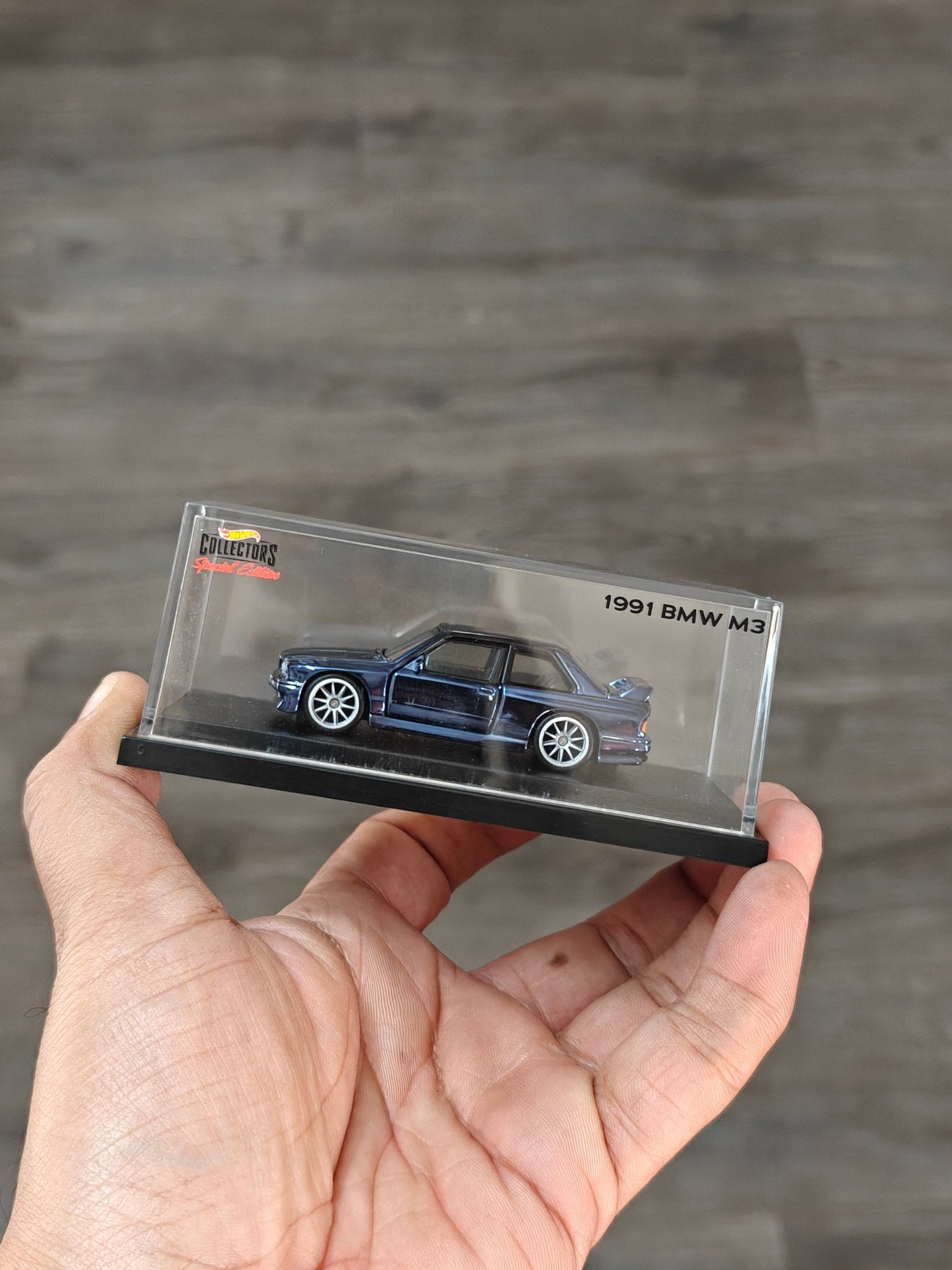 RLC Hot Wheels 1991 BMW M3 Collectors Edition (Spectraflame Blue) - Kinder Logs
