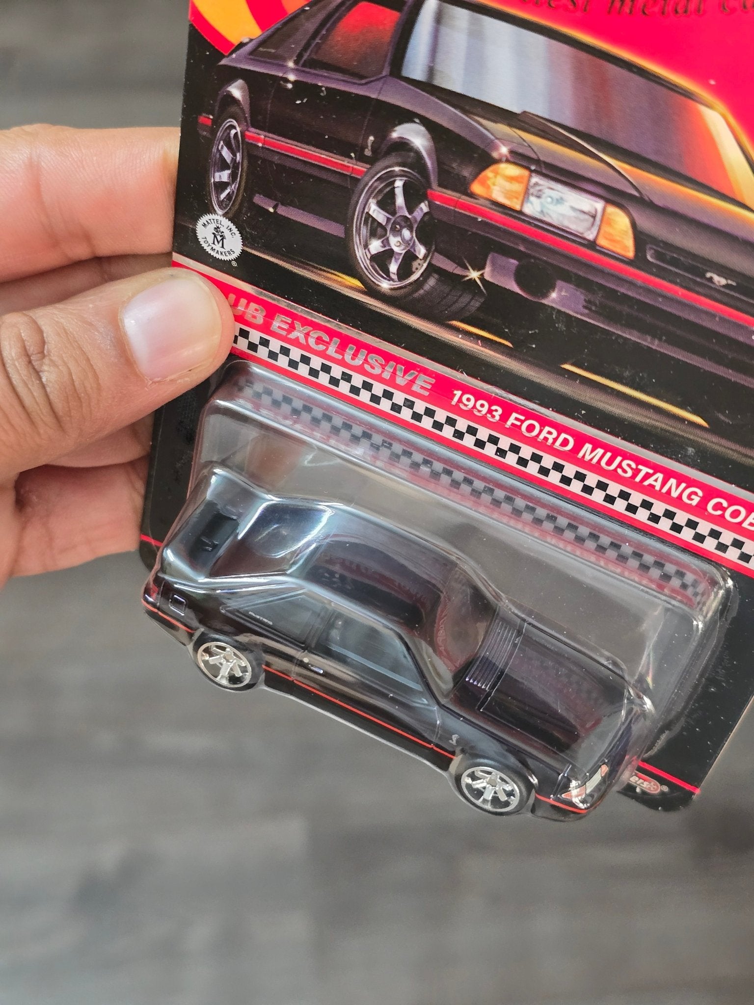 RLC Hot Wheels 1993 Ford Mustang Cobra R (Spectraflame Black) - Kinder Logs