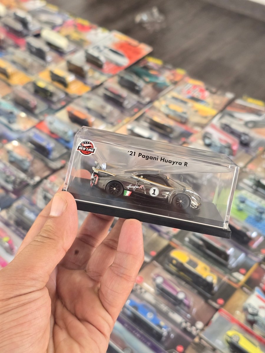RLC Hot Wheels 2021 Pagani Huayra R - Kinder Logs