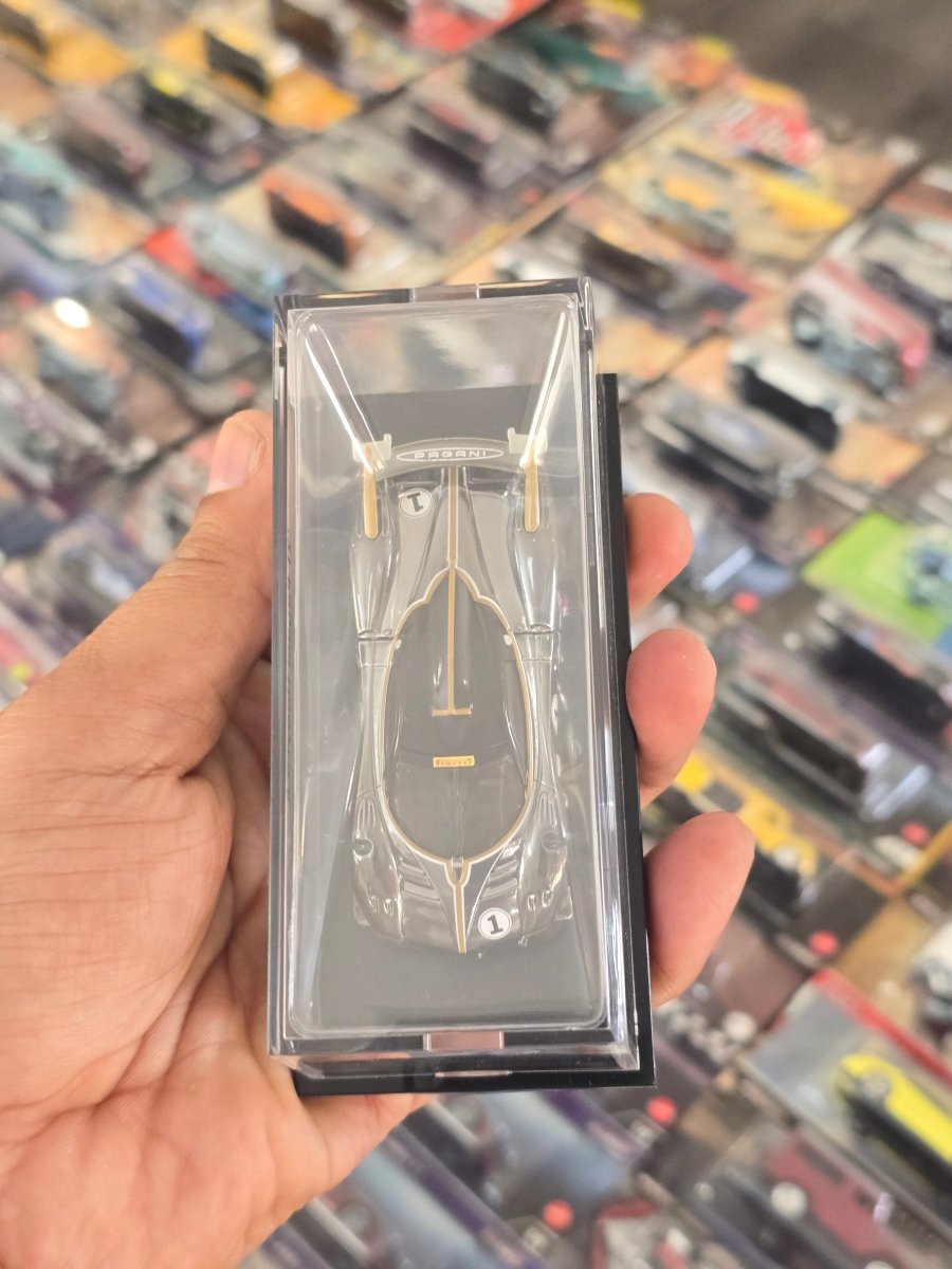 RLC Hot Wheels 2021 Pagani Huayra R - Kinder Logs