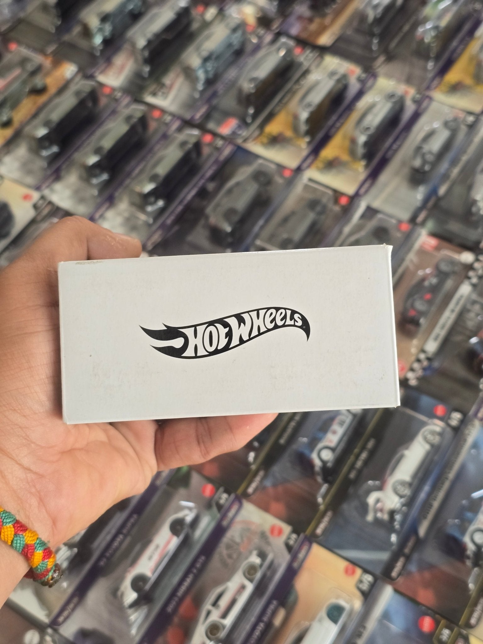 RLC Hot Wheels Datsun 510 Gulf Edition - Kinder Logs