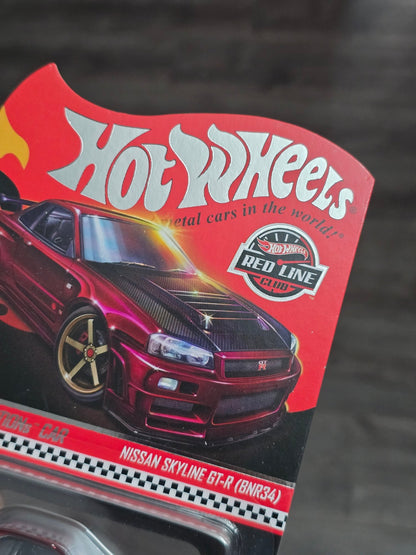RLC Hot Wheels sELECTIONs Nissan Skyline GT - R BNR34 (Spectraflame Oxblood) - Kinder Logs