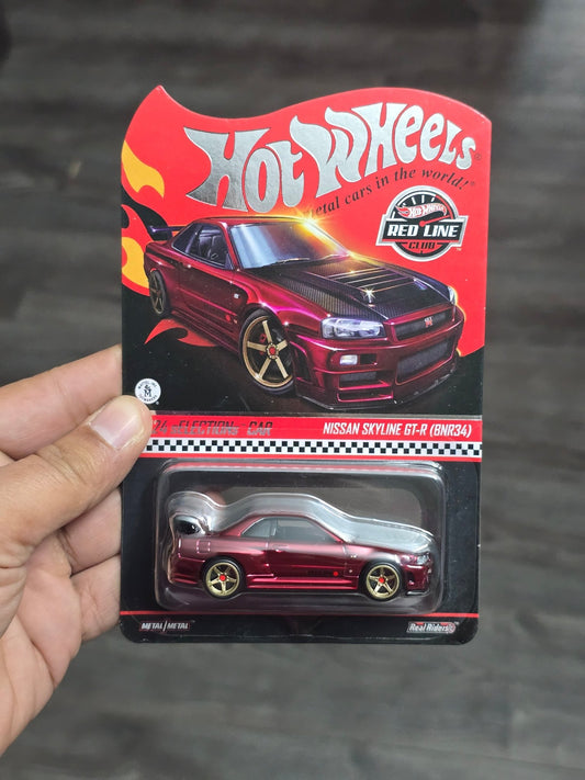 RLC Hot Wheels sELECTIONs Nissan Skyline GT - R BNR34 (Spectraflame Oxblood) - Kinder Logs