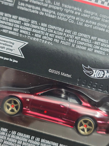 RLC Hot Wheels sELECTIONs Nissan Skyline GT - R BNR34 (Spectraflame Oxblood) - Kinder Logs