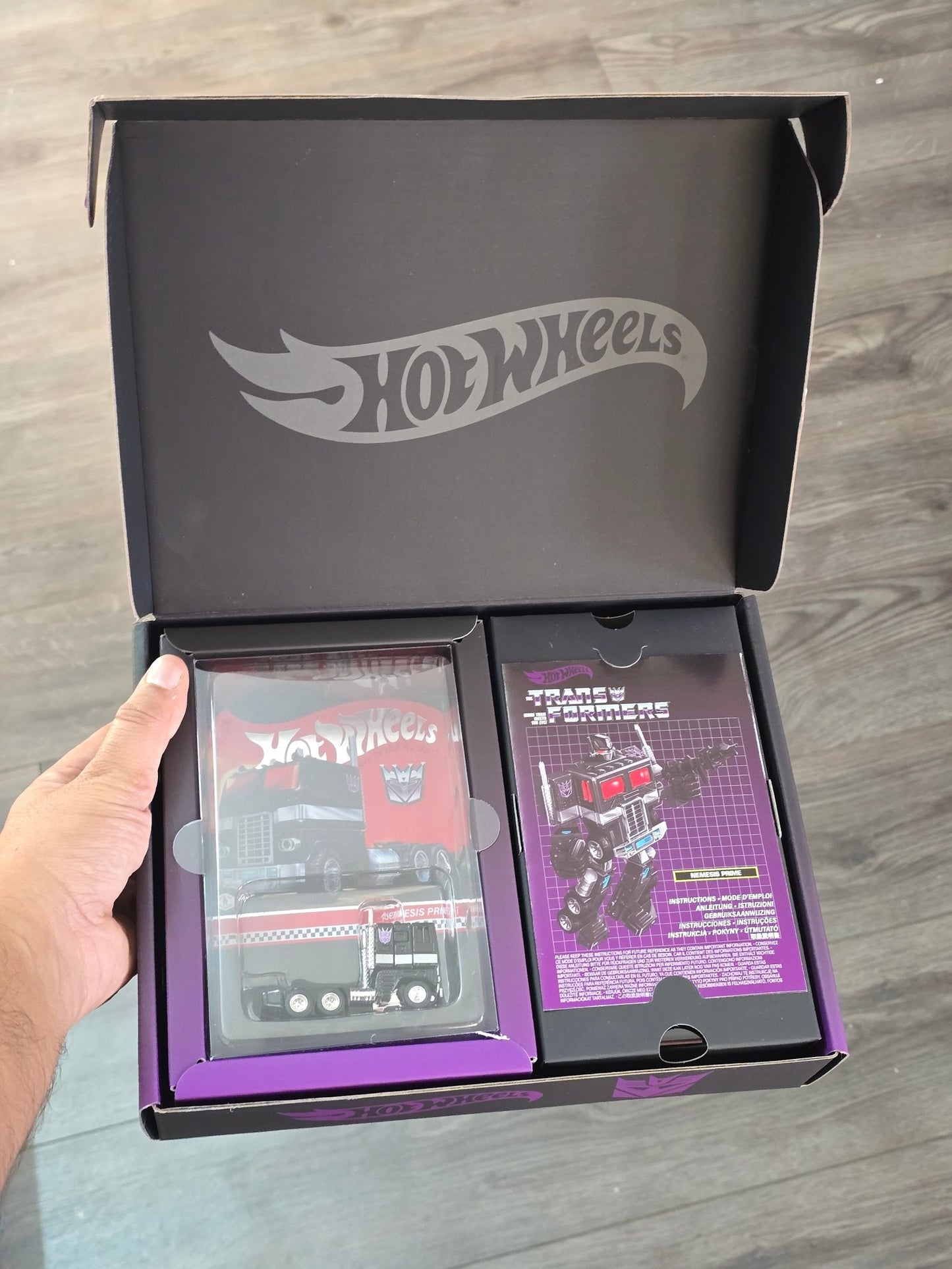 RLC Hot Wheels Transformers Nemesis Prime - Kinder Logs