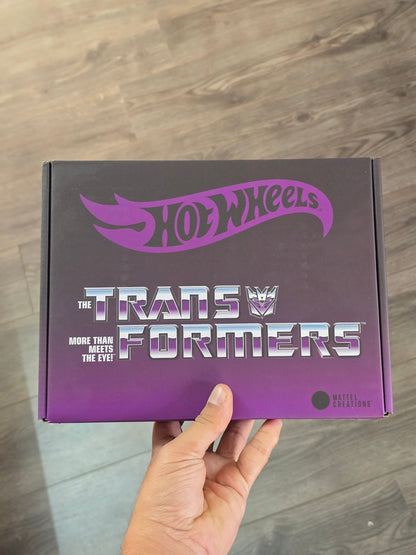 RLC Hot Wheels Transformers Nemesis Prime - Kinder Logs