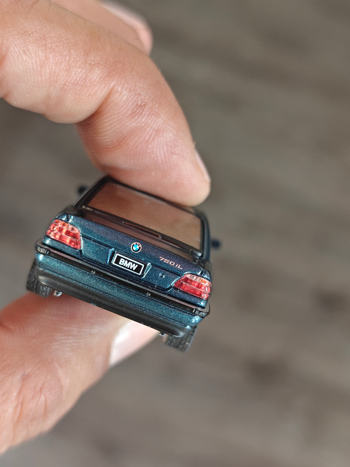 Mini GT BMW 750i L - Sorento Blue Metallic (Open Box)