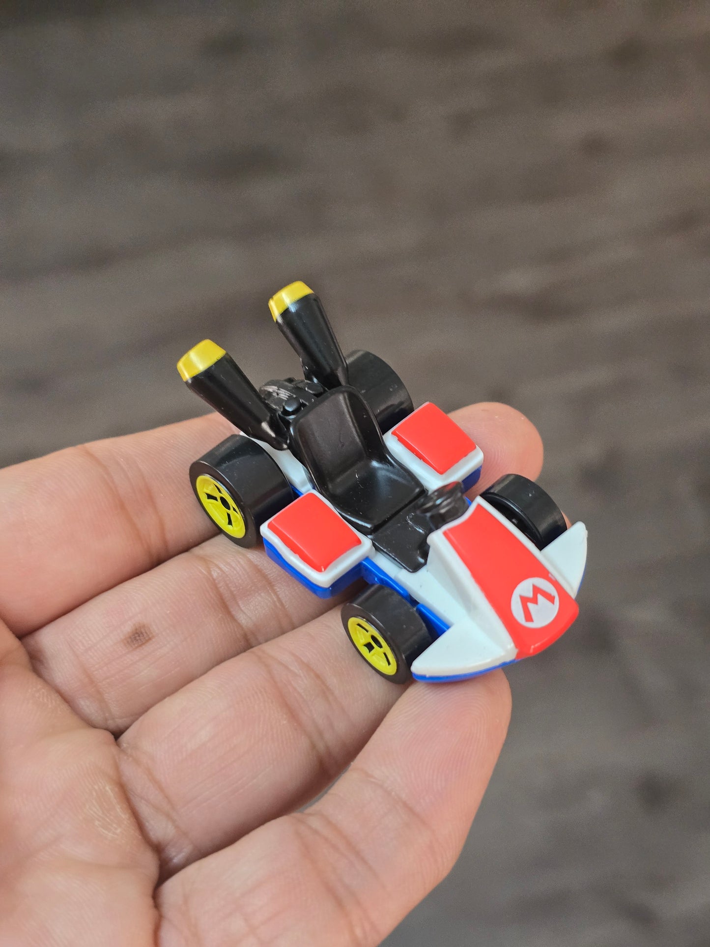 Hot Wheels Mario Kart - Standard Kart (Uncarded - New)