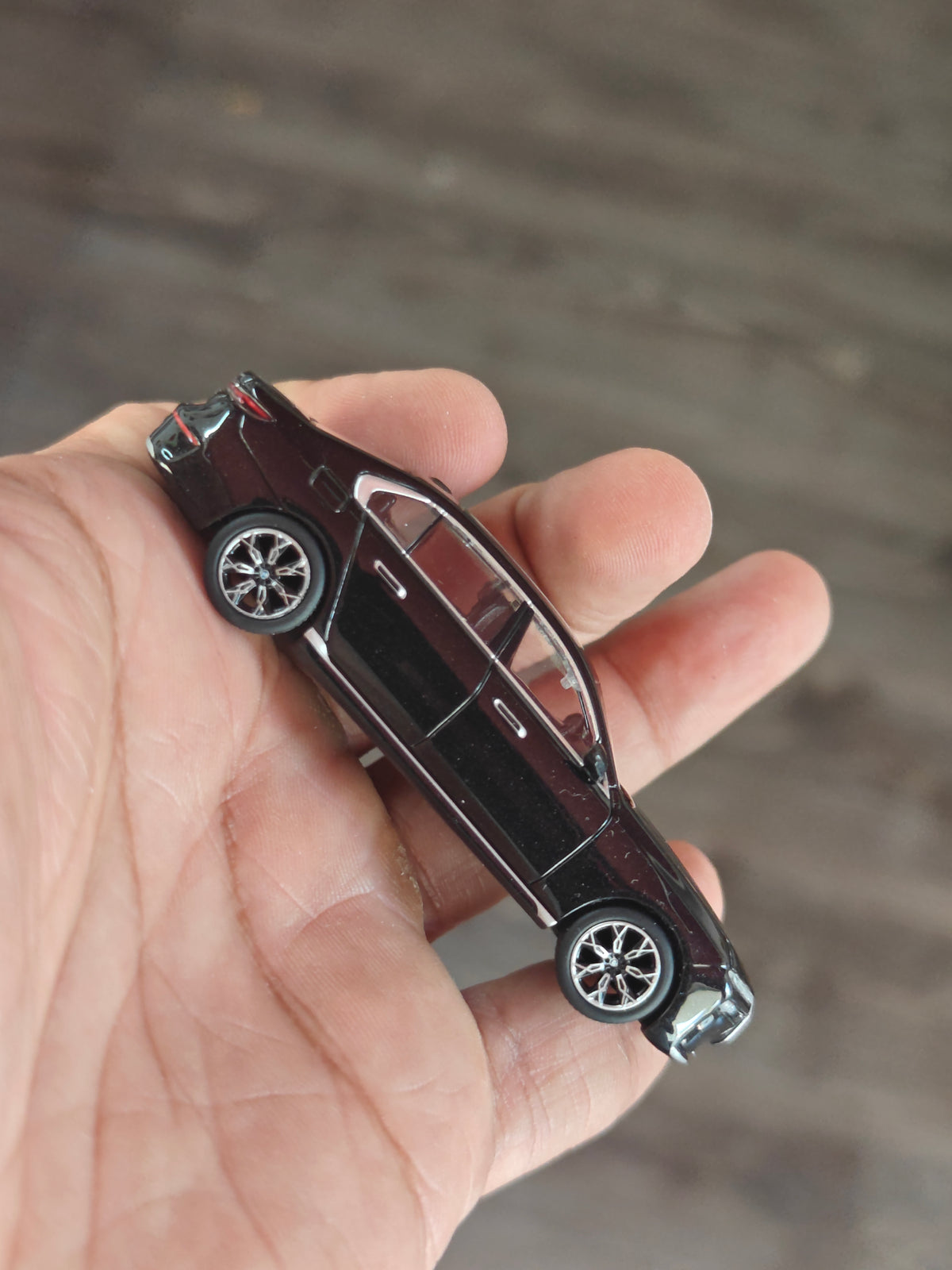 Mini GT BMW i7 xDrive60 - Black Sapphire (Open Box)
