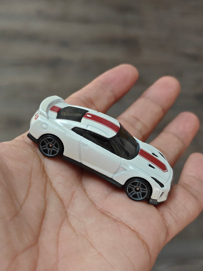 Hot Wheels 2017 Nissan GT-R R35 50th Anniversary Version (Uncarded - New)