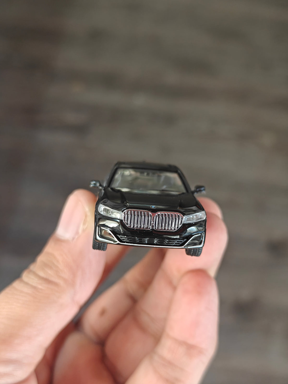 Mini GT BMW 750Li xDrive - Black Sapphire (Open Box)